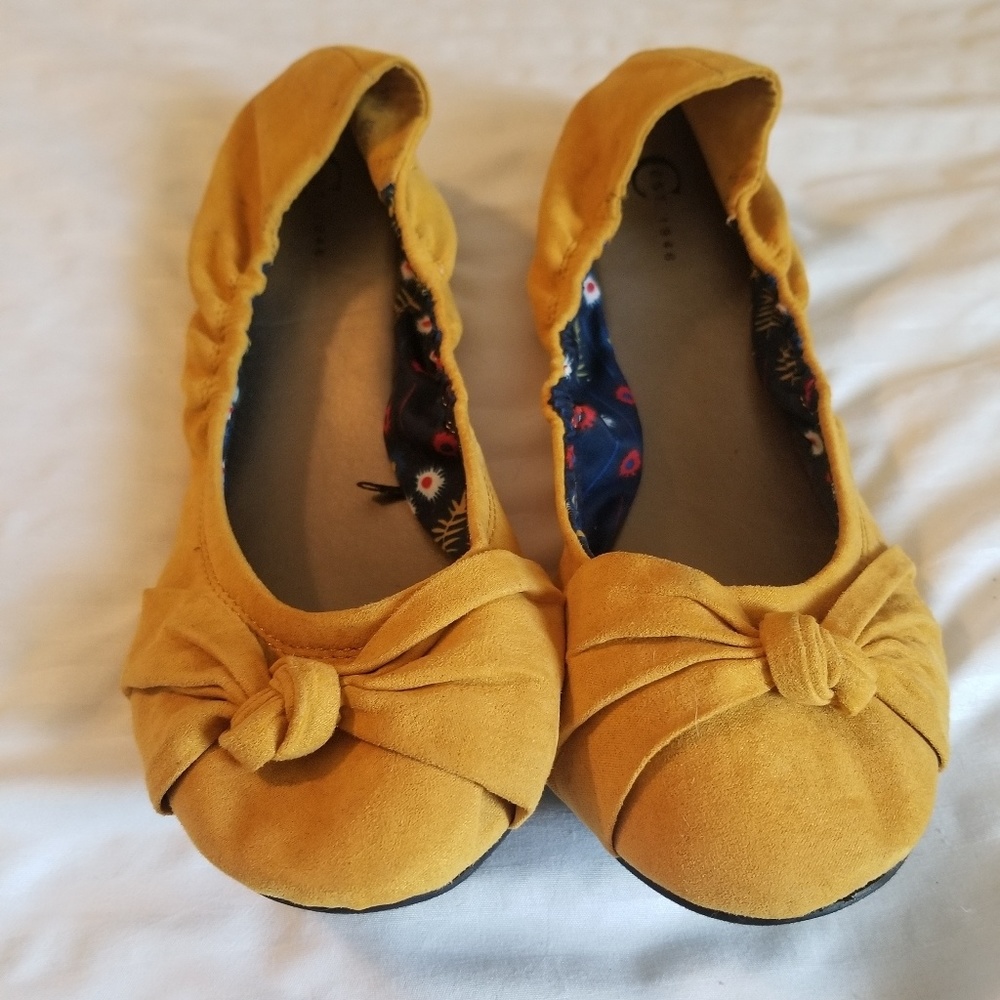 Mustard shoes